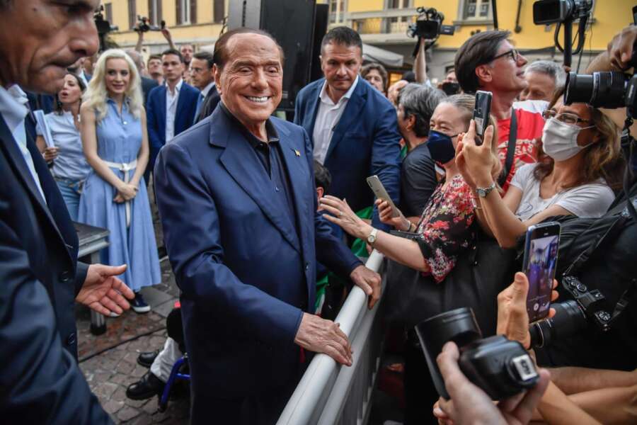 Poche idee, molte randellate: con il presidenzialismo Berlusconi accende una campagna elettorale di soli assalti