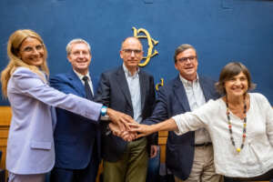 Foto Mauro Scrobogna/LaPresse
02-08-2022 Roma (Italia) Politica – Elezioni politiche – incontro PD Azione +EUROPA  – Nella foto: Simona Malpezzi PD, il segretario PD Enrico Letta, il leader di Azione Carlo Calenda, Benedetto della Vedova Segretario Nazionale di +Europa Debora Serracchiani PD in occasione dell’incontro tenutosi alla Camera dei Deputati per definire le alleanze in vista delle elezioni politiche 

02-08-2022 Rome (Italy) Politics – Political elections – PD Action + EUROPE meeting – In the photo: PD Secretary Enrico Letta, Action leader Carlo Calenda, Benedetto della Vedova National Secretary of + Europe at the meeting held to the Chamber of Deputies to define alliances in view of the political elections