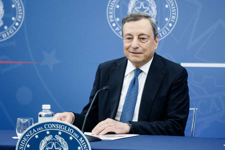 Draghi non è Schettino, la risposta alla propaganda del Fatto e della destra: “Primi in Europa per aiuti alle famiglie”