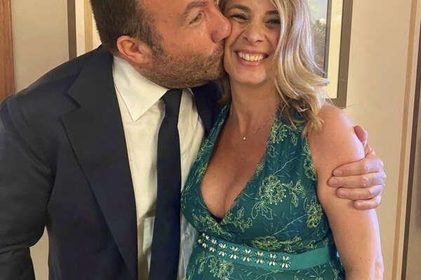 Vincenza muore dopo il parto, l’addio del compagno: “Nostro figlio crescerà con i tuoi valori”