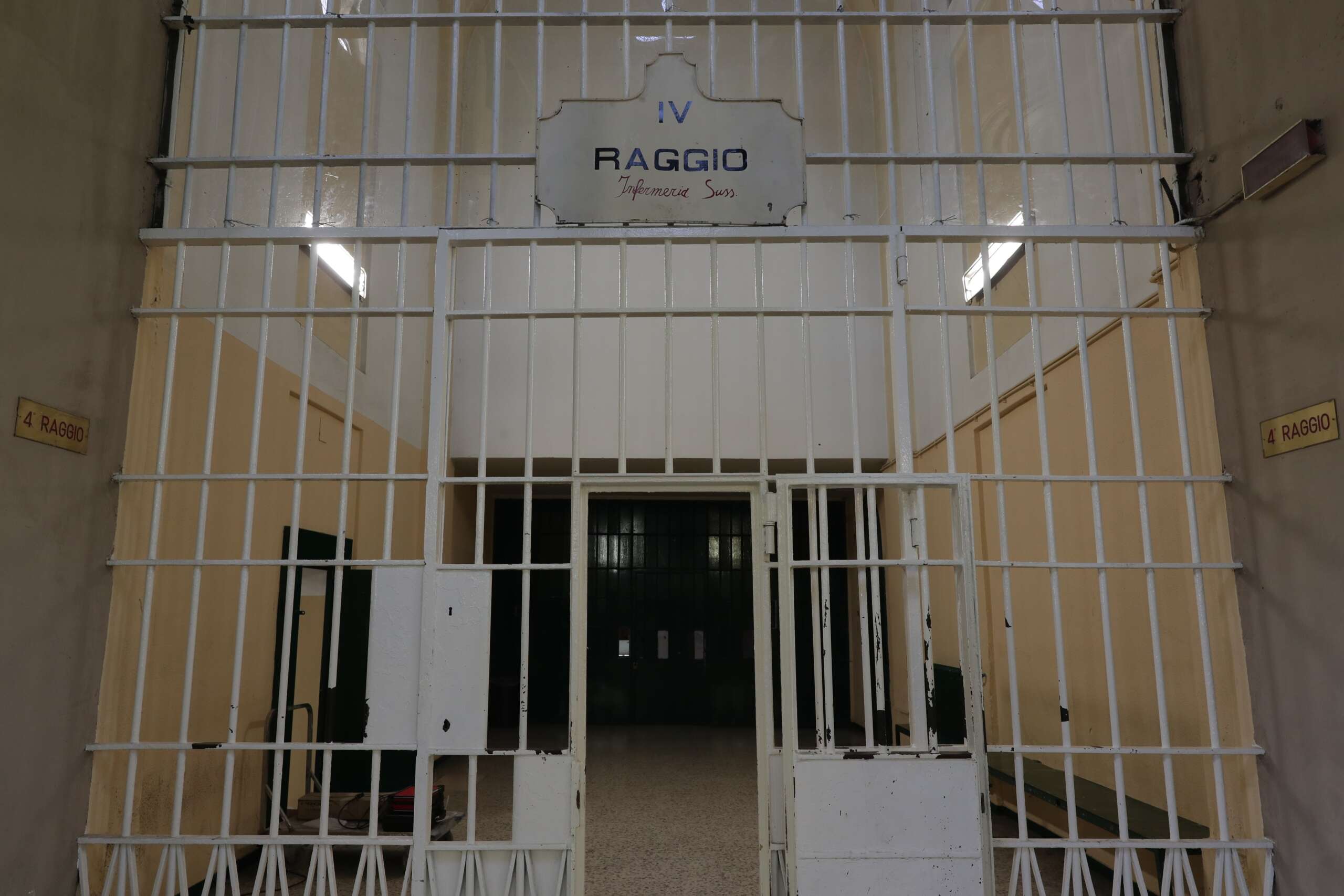 “Siamo cani in un canile”, la parole di Cagliari prima di uccidersi: cari politici andate nelle carceri