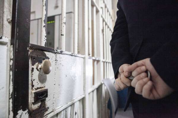 L’inferno del carcere di Catanzaro, zero permessi premio ai detenuti: lasciate ogni speranza voi che entrate!