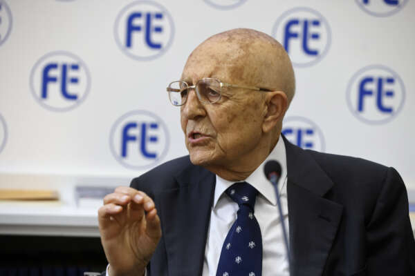 “C’è astensione perché i partiti sono diventati oligarchie: ai cittadini viene imposto tutto”, intervista a Sabino Cassese “C’è astensione perché i partiti sono diventati oligarchie: ai cittadini viene imposto tutto”, intervista a Sabino Cassese