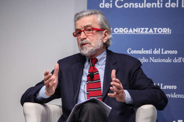 “Agenda Draghi un alibi per coprire il vuoto, senza il premier è come Nutella senza nocciole”, parla Cesare Damiano “Agenda Draghi un alibi per coprire il vuoto, senza il premier è come Nutella senza nocciole”, parla Cesare Damiano