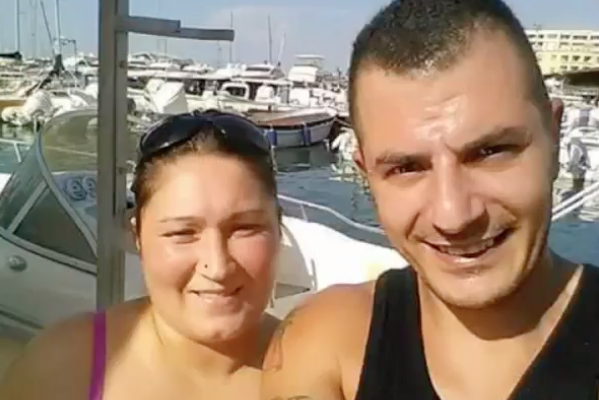 Omicidio Ciro Palmieri, il video, il liquido e le coltellate di moglie e figli: “Li picchiava? Il mostro non è lui”