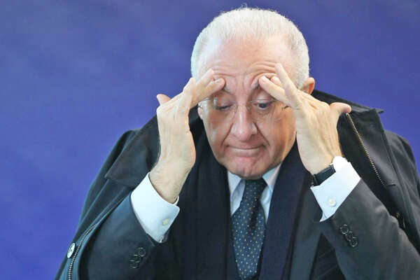 Foto LaPresse/Marco Cantile
Napoli 14/12/2016
Cronaca
Inaugurazione Ospedale del Mare, nel quartiere Ponticelli di Napoli. Presente il Presidente della Regione Campania Vincenzo De Luca
Nella foto: Vincenzo De Luca Foto LaPresse/Marco Cantile
Napoli 14/12/2016
Cronaca
Inaugurazione Ospedale del Mare, nel quartiere Ponticelli di Napoli. Presente il Presidente della Regione Campania Vincenzo De Luca
Nella foto: Vincenzo De Luca