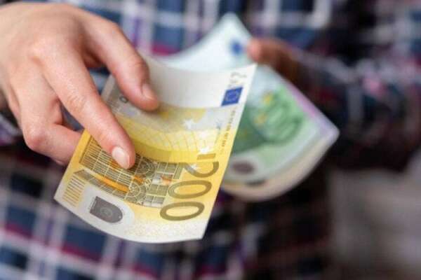 Bonus 200 euro, il clickday per le partite Iva a settembre: come funziona il contributo del governo