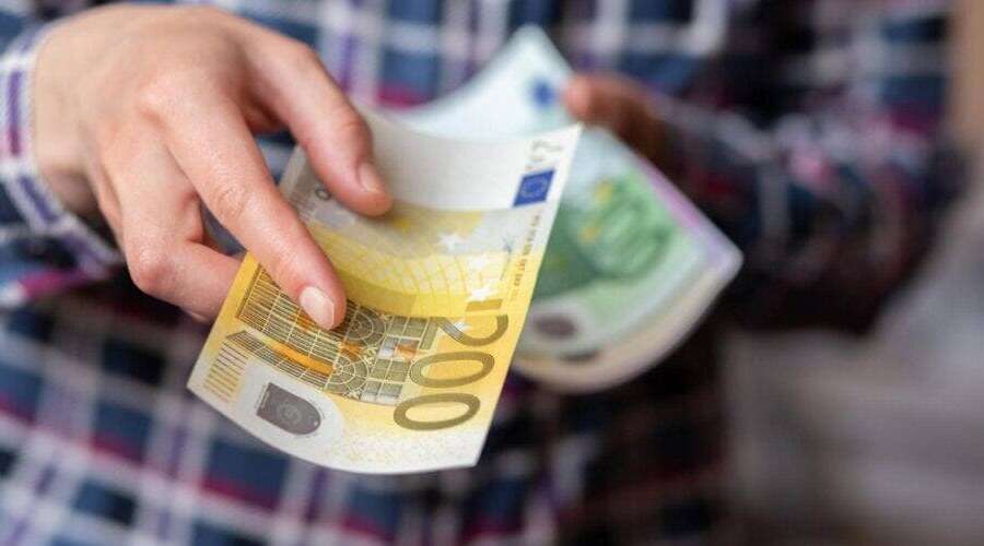 Bonus 200 euro, il clickday per le partite Iva a settembre: come funziona il contributo del governo