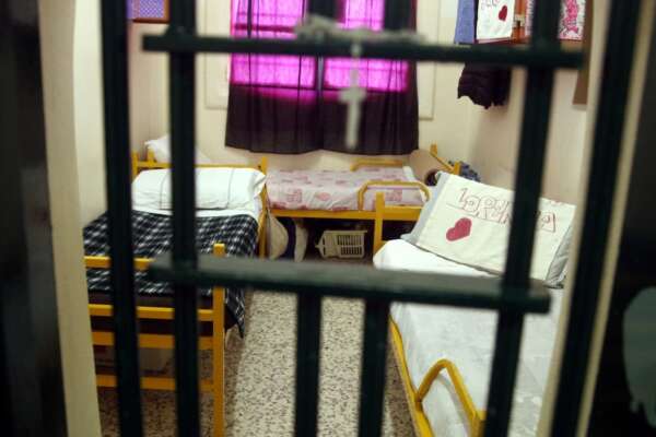 Dramma carcere femminile, in 15 in una cella