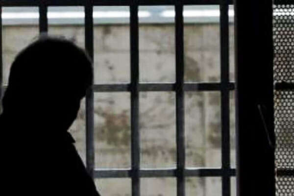 Lettera dal carcere alla figlia morta: “Perdonami per non averti potuto cantare l’ultima ninna nanna”