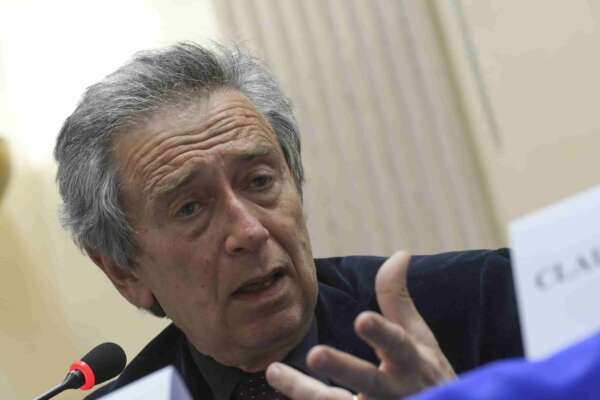 Intervista a Cesare Pinelli: “Per vincere le elezioni bisogna parlare di contenuti e delle priorità del Paese” Intervista a Cesare Pinelli: “Per vincere le elezioni bisogna parlare di contenuti e delle priorità del Paese”