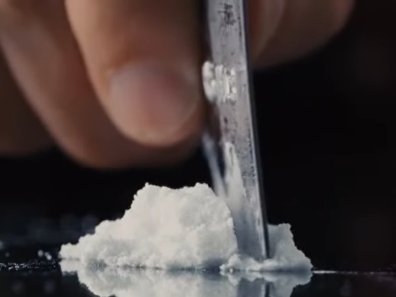 Bari, cocaina nell’auto del rivale in amore per incastrarlo: scatta l’inchiesta che coinvolge anche un aspirante candidato sindaco