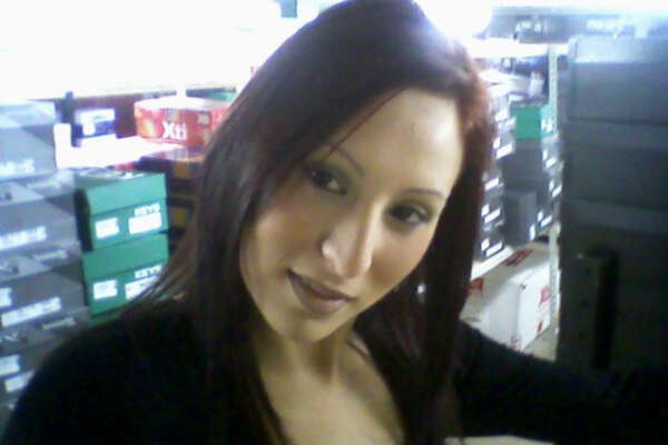 Elvira travolta mentre buttava la spazzatura, la rabbia dei residenti: “Di notte via Caracciolo è un circuito fuori controllo”