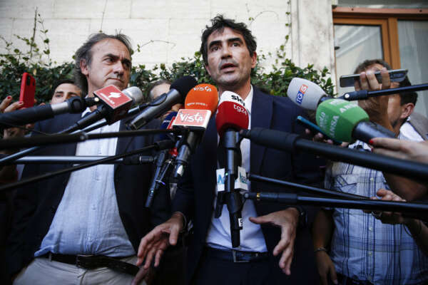 Foto Cecilia Fabiano /LaPresse
02-08-2022 Roma, Italia – Politica – Elezioni – Punto Stampa di Nicola Fratoianni e Angelo Bonelli . Nella foto: Nicola Fratoianni e Angelo Bonelli
August 02 , 2022 Rome Italy – Politics – Press Point of the Critical Left and Green Party In the photo: Nicola Fratoianni , Angelo Bonelli Foto Cecilia Fabiano /LaPresse
02-08-2022 Roma, Italia – Politica – Elezioni – Punto Stampa di Nicola Fratoianni e Angelo Bonelli . Nella foto: Nicola Fratoianni e Angelo Bonelli
August 02 , 2022 Rome Italy – Politics – Press Point of the Critical Left and Green Party In the photo: Nicola Fratoianni , Angelo Bonelli