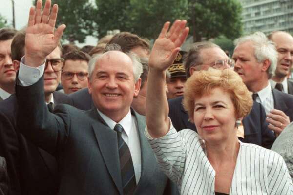 Chi era la moglie di Gorbaciov, Raisa e l’amore per l’unica figlia Irina: com’è morto il padre della Perestrojka