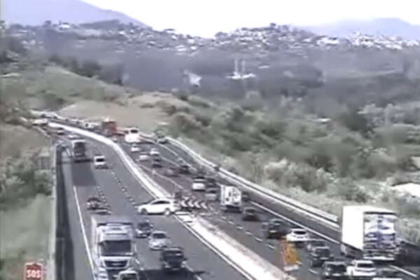 Inversione a U in piena autostrada, patente ritirata e 8mila euro di multa: “Seguivo il navigatore”