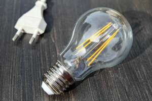 Come risparmiare sulle bollette: energia elettrica e gas, i consigli per ridurre i consumi in casa