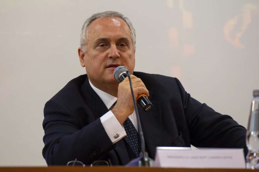 Lotito show, il comizio in Molise a suon di gaffe: “Non lo conosco, ma mio nonno era abruzzese di Amatrice” (che ora è nel Lazio)