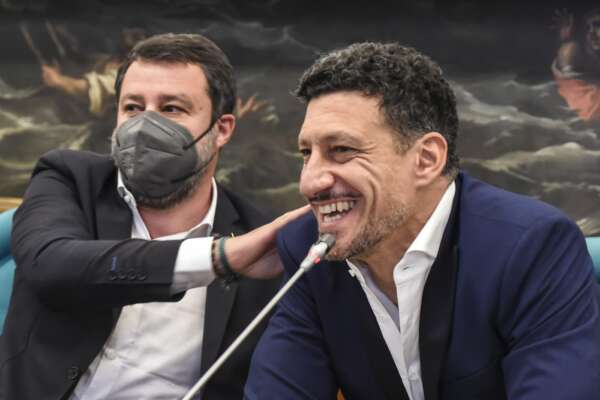 La ‘schiacciata’ fuori campo di Mastrangelo, ex pallavolista candidato con la Lega: “Tagli alla sanità per finanziare lo sport”