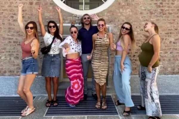 Pavel Nedved come Sanna Marin, i video del festino privato dati in pasto ai social