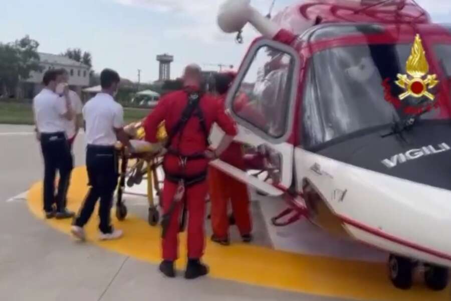 Si butta in mare di notte e scompare, Mattia ritrovato 9 ore dopo: era aggrappato a uno scoglio a 5 km