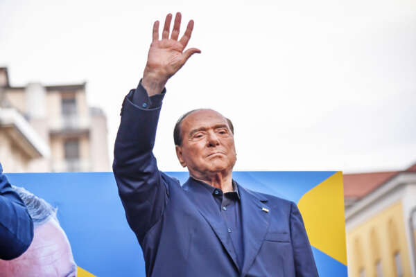 Prosegue il record di assoluzioni di Berlusconi, e nella redazione del Fatto musi lunghi…