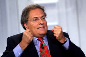 © Marco Merlini / LaPresse
11-10-2007  Roma
Politica
Trasmissione televisiva Porta a Porta – il segretario dei Ds Piero Fassino e il leader dell’Udc Pier Ferdinando Casini ospiti della trasmissione di Bruno Vespa
Nella foto  Stefano Folli