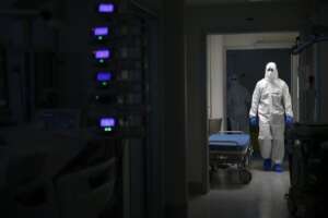 Polmoniti misteriose, nove contagiati e tre morti in pochi giorni: “Non è covid”