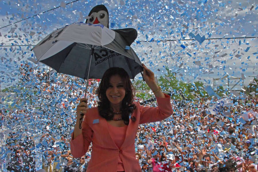 ©PikoPress/LaPresse
28-10-2007 Buenos Aires
Esteri
Nella foto: la nuova Presidente dell’Argentina Cristina Kirchner festeggia la vittoria 


Argentine new President CRISTINA KIRCHNER
Bolivar – Bs.As. – Argentina
© PikoPress