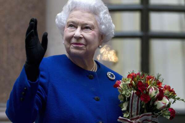 Chi era Elisabetta II, l’ultima Regina che si porta via il Novecento