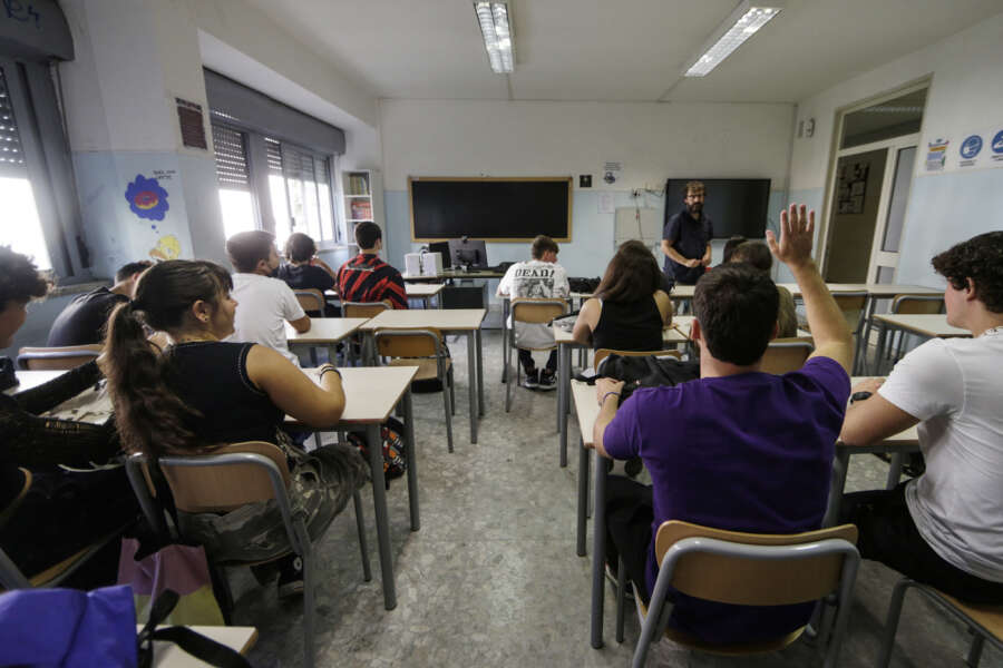 Meglio una scuola che boccia che quella che fa passeggiare gli alunni fannulloni