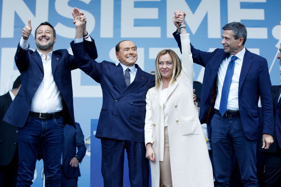Meloni riduce a comparse Berlusconi e Salvini, ma non dorme sonni tranquilli