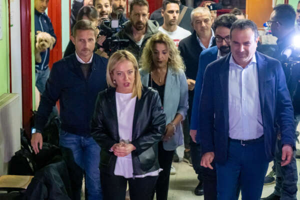 Foto Mauro Scrobogna/LaPresse
25-09-2022 Roma (Italia) Politica – Elezioni – il voto di Giorgia Meloni – Nella foto: la presidente di Fratelli d’Italia FdI Giorgia Meloni vota presso il suo seggio nel quartiere del Torrino
09-25-2022 Rome (Italy) Politics – Elections – Giorgia Meloni’s vote – In the photo: the president of Fratelli d’Italia FdI Giorgia Meloni votes at her polling station in the Torrino district Foto Mauro Scrobogna/LaPresse
25-09-2022 Roma (Italia) Politica – Elezioni – il voto di Giorgia Meloni – Nella foto: la presidente di Fratelli d’Italia FdI Giorgia Meloni vota presso il suo seggio nel quartiere del Torrino
09-25-2022 Rome (Italy) Politics – Elections – Giorgia Meloni’s vote – In the photo: the president of Fratelli d’Italia FdI Giorgia Meloni votes at her polling station in the Torrino district