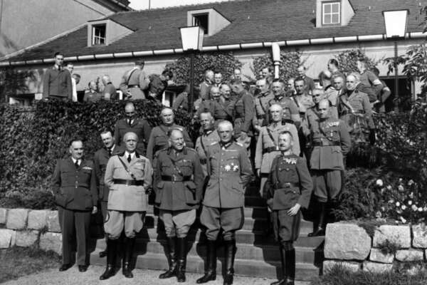 Storia dell’armistizio dell’8 settembre 1943: il Re in fuga e l’annuncio di Eisenhower in anticipo di 4 giorni