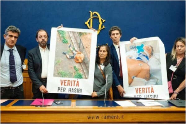 “Non ho picchiato né legato Hasib Omerovic”: la difesa di Andrea Pellegrini, il poliziotto accusato di tortura “Non ho picchiato né legato Hasib Omerovic”: la difesa di Andrea Pellegrini, il poliziotto accusato di tortura