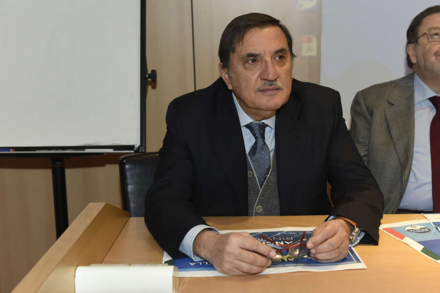 Polemiche sul fratello di La Russa, la cerimonia dei camerati e la nostalgia canaglia