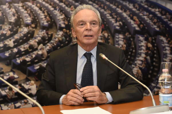 “I referendum sono uno spartiacque, a nessuno ora conviene trattare”, intervista a Ferdinando Nelli Feroci