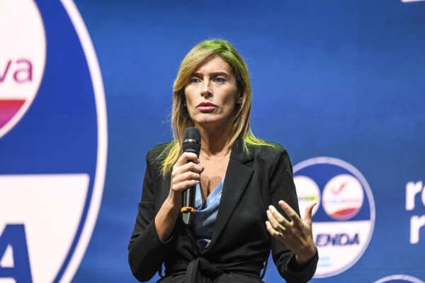 Intervista a Maria Elena Boschi: “Non c’è una sfida tra Letta e Meloni ma una partita a quattro” Intervista a Maria Elena Boschi: “Non c’è una sfida tra Letta e Meloni ma una partita a quattro”