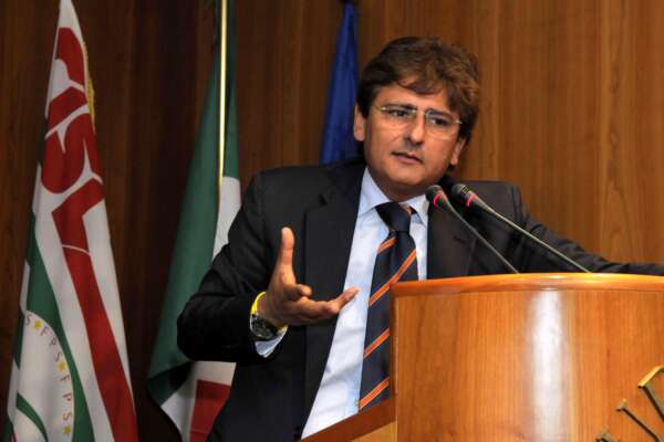 Comune Napoli, il 50 % delle Rsu alla Cisl Fp. Medici e D’Emilio: “Primo sindacato in assoluto”