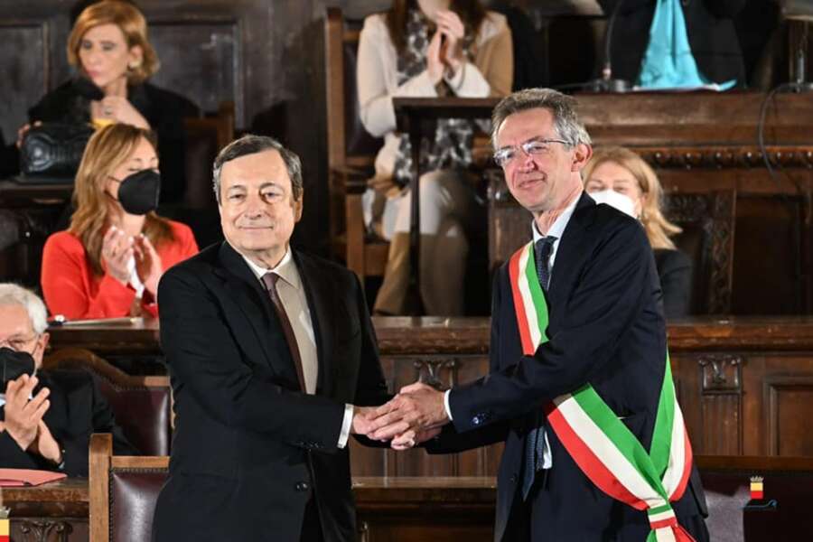 Guai a toccare il Patto, Napoli ha ceduto parte della sua sovranità per “un piatto di lenticchie”
