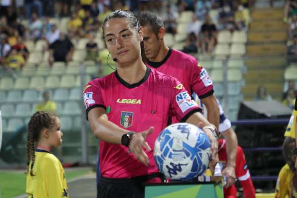 Chi è Maria Sole Ferrieri Caputi, prima donna ad arbitrare in Serie A: dirigerà Sassuolo-Salernitana