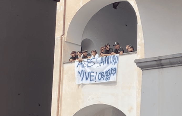 Alessandro e i bulli, la distanza tra vita reale e vita virtuale: “L’allarme è suonato e non possiamo far finta di nulla”