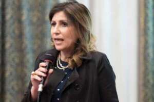 Giovani e bullismo, la mamma di Arturo: “Vita reale camuffata e genitori che pensano ad altro”