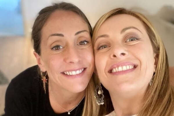 Arianna Meloni, la lettera alla sorella Giorgia: “Io e te come Sam e Frodo, ti sei imposta in un mondo che alle donne non regala nulla” Arianna Meloni, la lettera alla sorella Giorgia: “Io e te come Sam e Frodo, ti sei imposta in un mondo che alle donne non regala nulla”