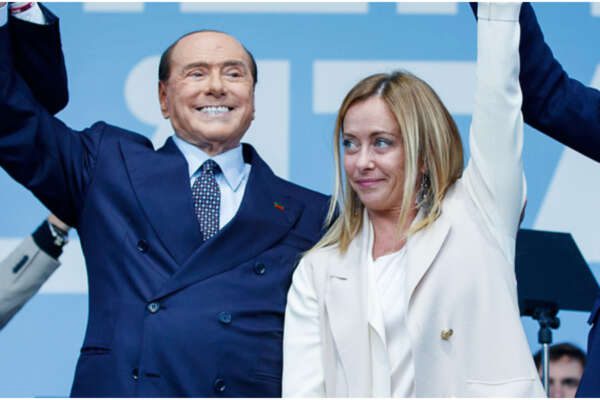 Meloni a lezione da Berlusconi su politica estera: “No a teorie stravaganti”