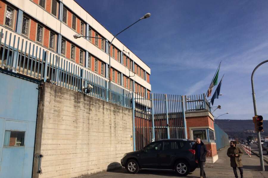 Carcere di Ivrea, 25 indagati per i pestaggi