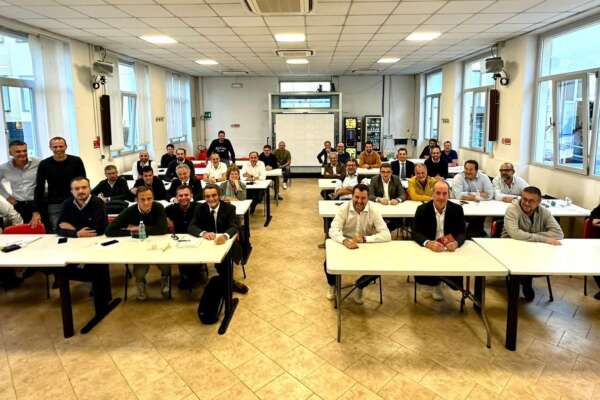 Salvini, “fiducia piena” dal consiglio federale della Lega: avvertimenti a Meloni sui ministeri e sull’autonomia regionale