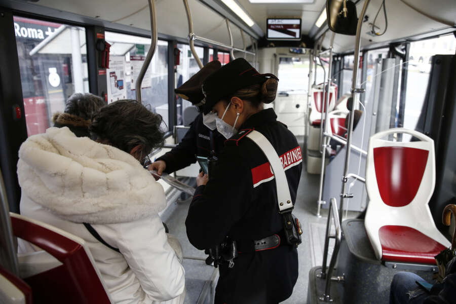 Mascherine addio, da ottobre via gli ultimi obblighi: dove non saranno più necessarie