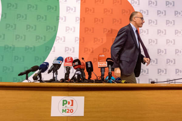 La lettera di Letta alla comunità PD: “Congresso costituente non sia casting, confronto su alleanze ma anche nome e simbolo”