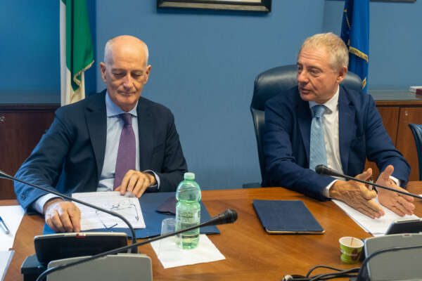 Soldi russi ai partiti, Gabrielli sgonfia la ‘bomba’ degli 007 Usa: “Non ci sono italiani nel dossier”